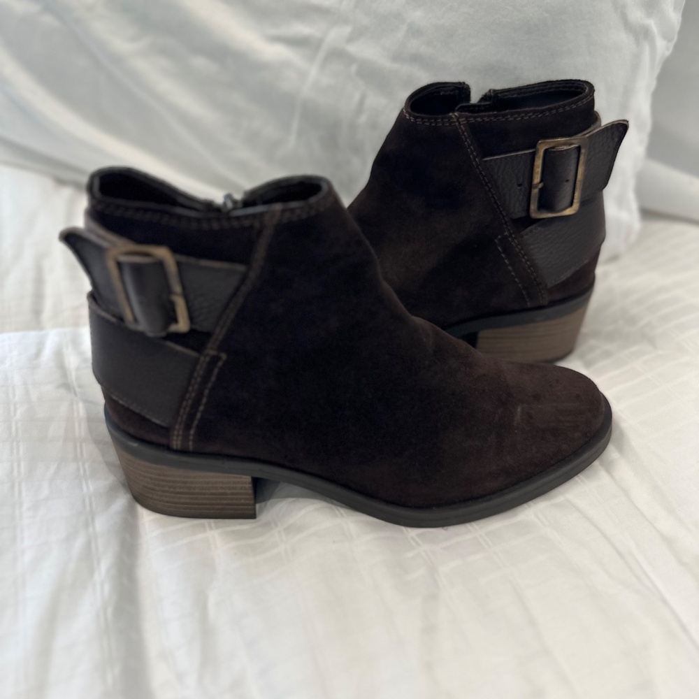 Clark's Ankle Boots (women's 7) Dark Brown